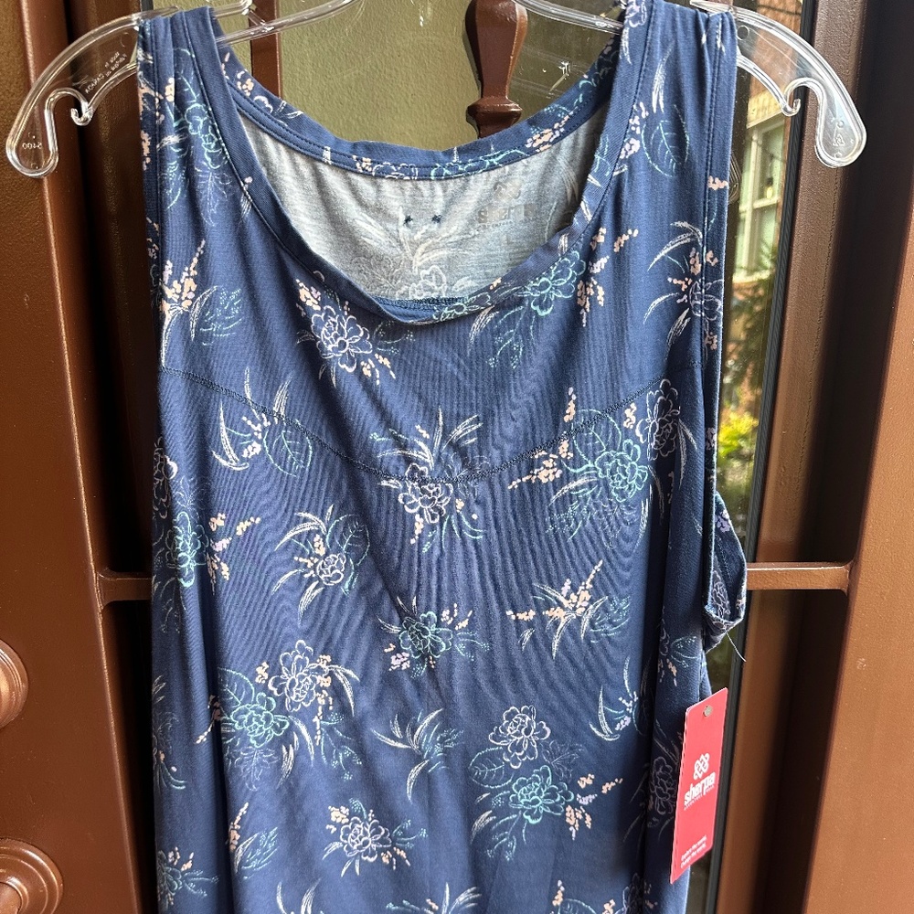 Sherpa brand women's Kira tank. NWT. Size XL